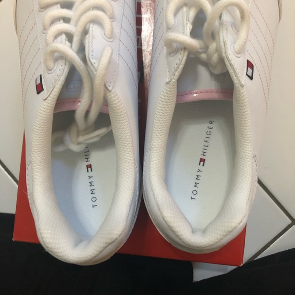 🎁SALE🎁 BNIB 2000s Y2K Tommy Hilfiger Sneakers - Picture 3 of 5